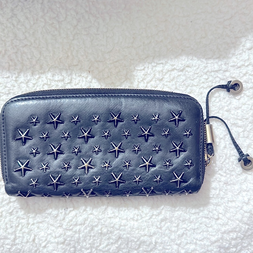JIMMY CHOO ZIPPY WALLET luxury item